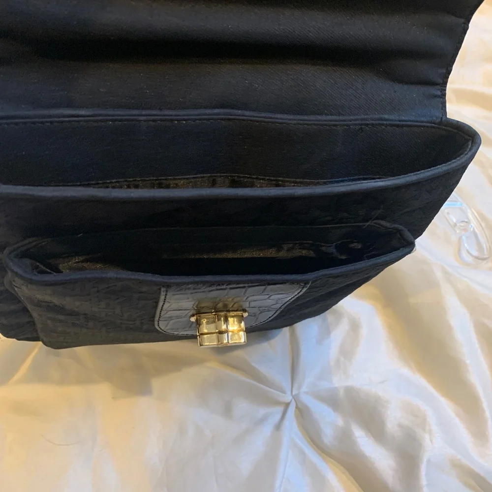 DKNY Black Croc Embossed Leather/Fabric Crossbody Handbag